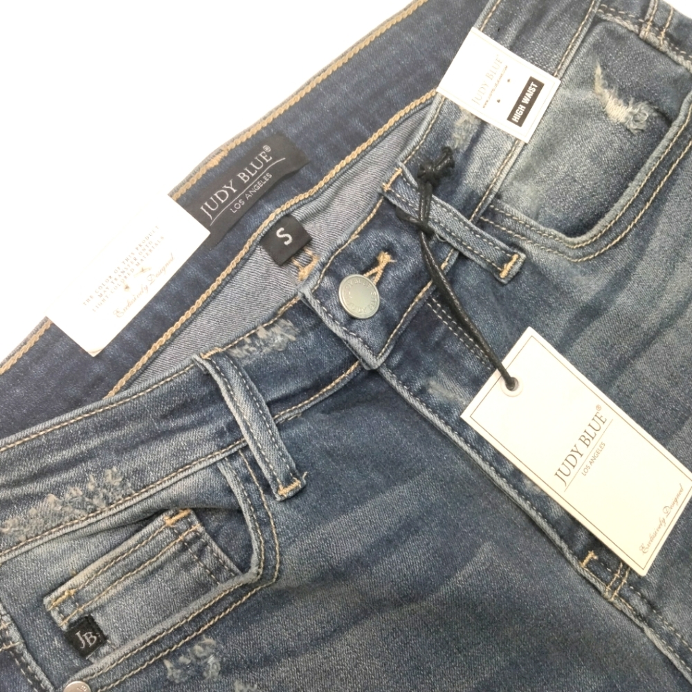 Judy Blue Bermuda Short, NWT - Picture 3 of 3